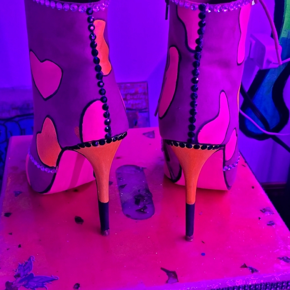 High Heel Boots - Picture 2 of 4
